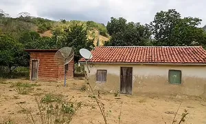 Người đàn ông giam cầm cả gia đình suốt 20 năm Người đàn ông giam cầm cả gia đình suốt 20 năm