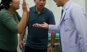 Tôi hoảng loạn vì hai lần gọi cấp cứu vợ co giật nhưng bác sĩ thờ ơ