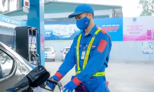 Giá xăng giảm, dầu tăng Giá xăng giảm, dầu tăng